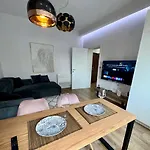 Govi Al Pieno Centro Di Tirana
