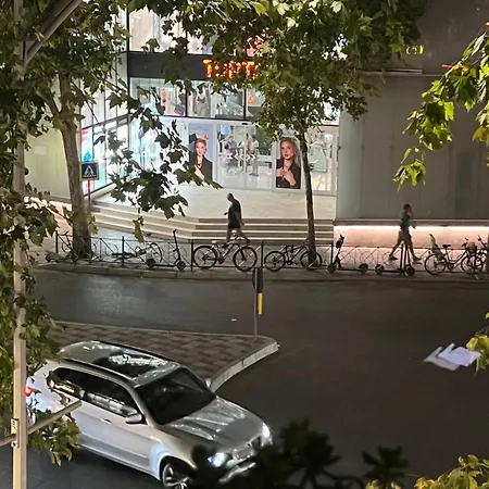 Apartmanhotel Govi Al Pieno Centro Di Tirana